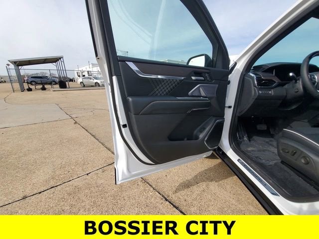 2025 GMC Acadia Denali