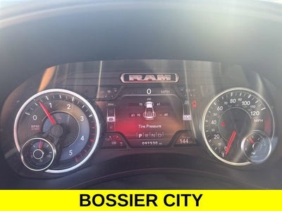 2019 RAM 3500 Big Horn Crew Cab 4x4 8' Box