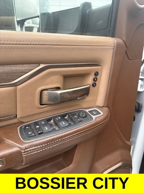 2022 RAM 3500 Limited Longhorn Crew Cab 4x4 8' Box