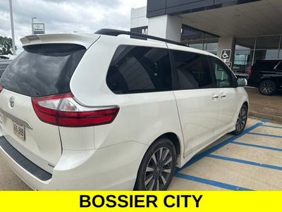 2018 Toyota Sienna XLE Auto Access Seat