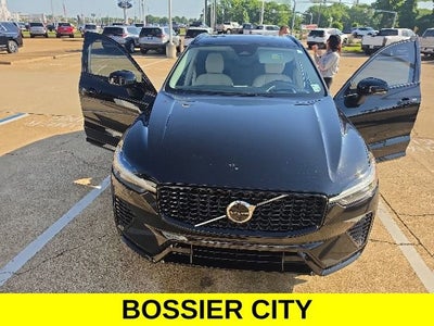 2023 Volvo XC60 B5 Ultimate Dark Theme