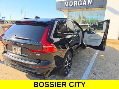 2023 Volvo XC60 B5 Ultimate Dark Theme
