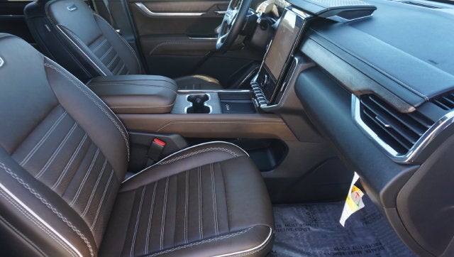 2026 GMC Acadia Denali Ultimate - Photo 22