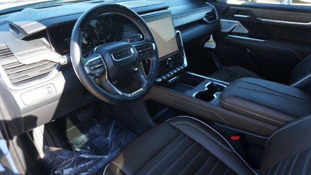 2026 GMC Acadia Denali Ultimate - Photo 9
