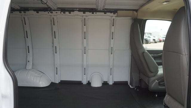 2027 GMC Savana Cargo 1WT