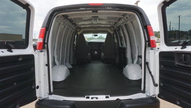 2027 GMC Savana Cargo 1WT