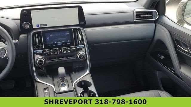 2025 Lexus LX 700h Overtrail