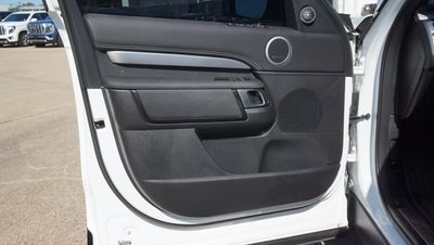 2024 Land Rover Discovery P300 Dynamic SE