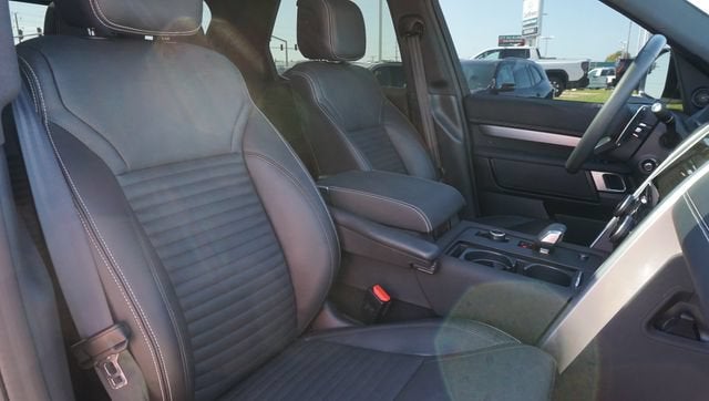 2024 Land Rover Discovery P300 Dynamic SE