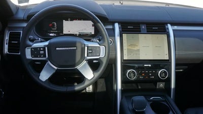 2024 Land Rover Discovery P300 Dynamic SE